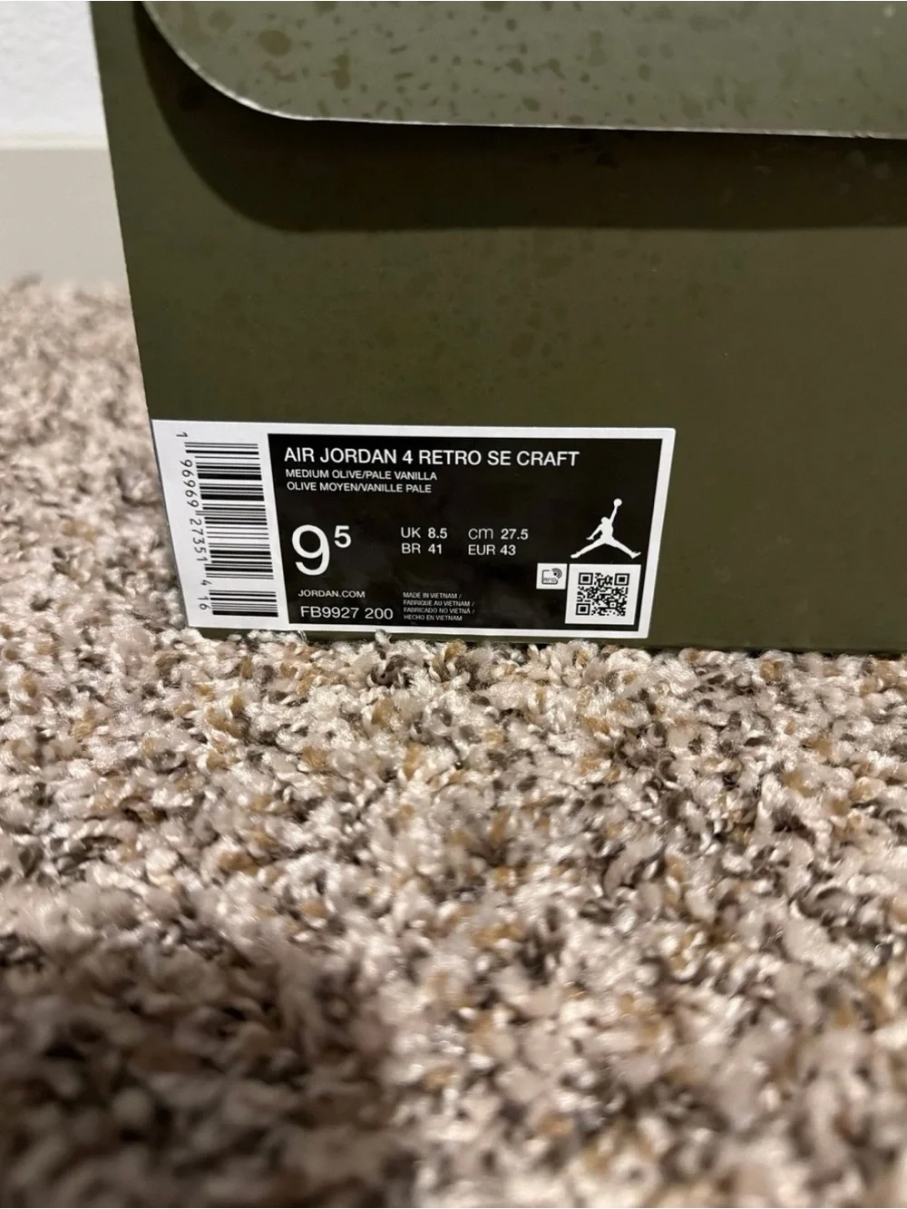 Jordan Men's Olive Green and Black Low-Top Sneakers